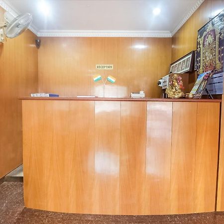 Oyo 70841 Hotel Anjali Residency Velur Exterior photo