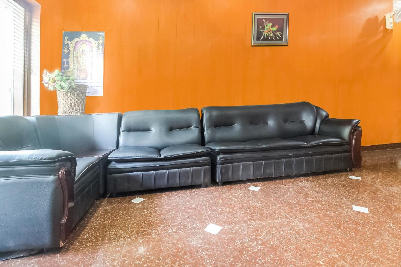 Oyo 70841 Hotel Anjali Residency Velur Exterior photo